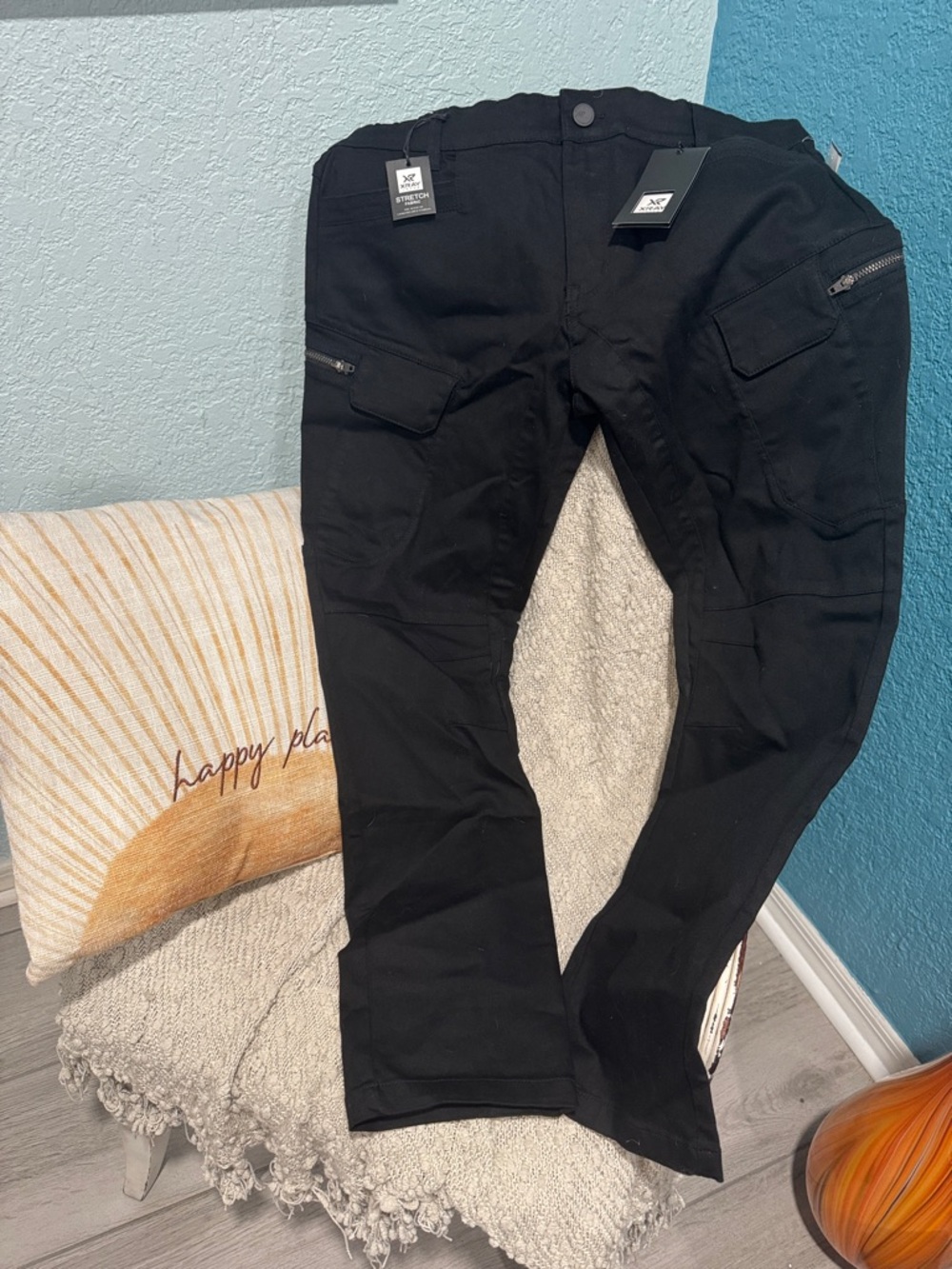 Black Men's Cargo Pants with Multi-Pocket Design